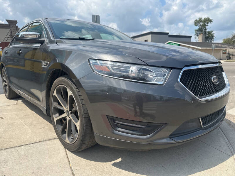 2015 Ford Taurus Limited's photo