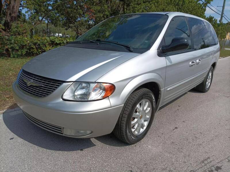 2002 Chrysler Town and Country for sale in Fort Lauderdale, FL