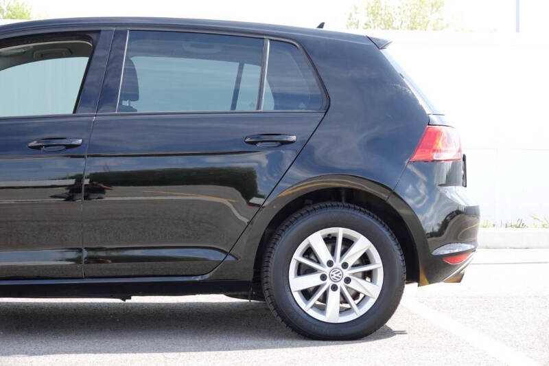 2016 Volkswagen Golf TSI S