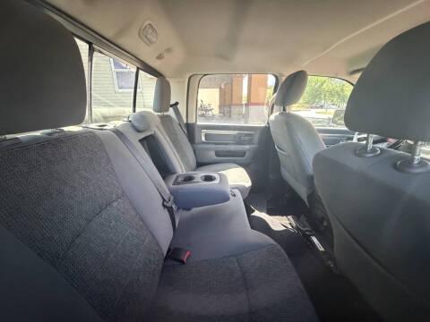 2016 RAM 1500 SLT
