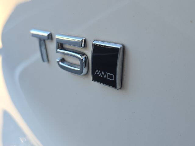 2020 Volvo XC40 T5 Momentum