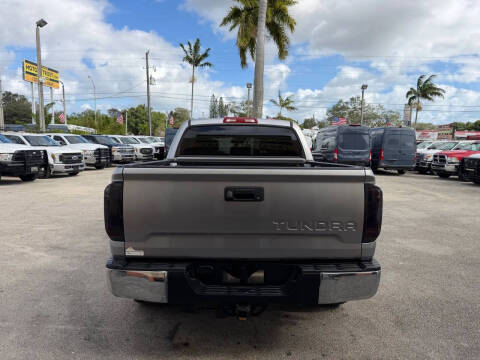 2018 Toyota Tundra SR5