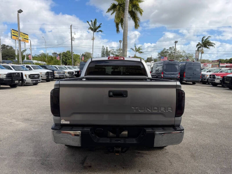 2018 Toyota Tundra SR5