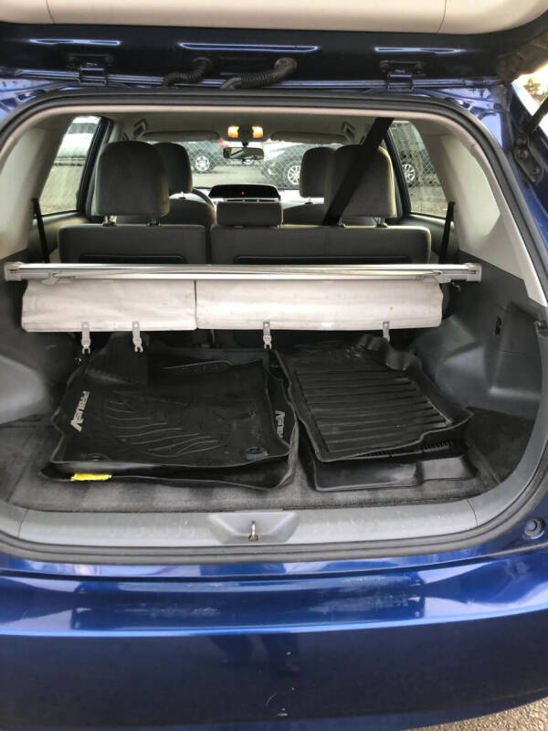 2013 Toyota Prius v Three