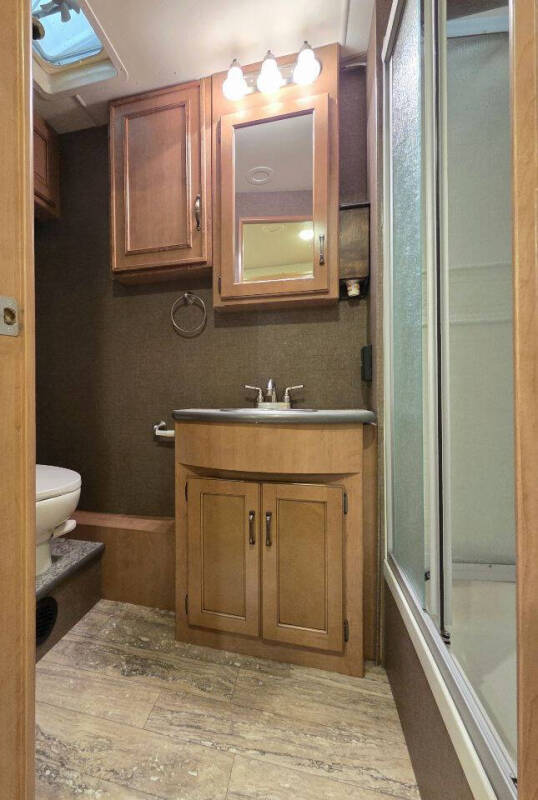 2017 Thor Motor Coach Hurricane