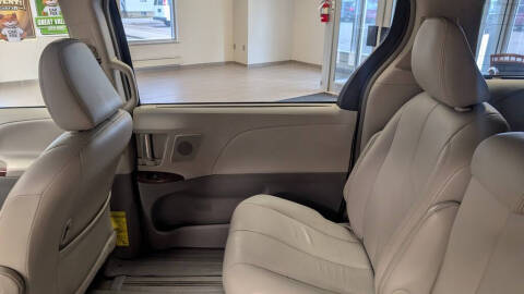 2012 Toyota Sienna XLE 8-Passenger