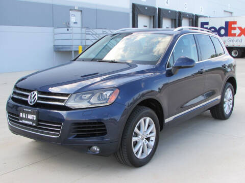 2013 Volkswagen Touareg for sale at R & I Auto in Lake Bluff IL
