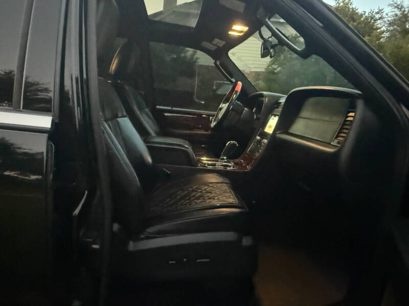 2017 Lincoln Navigator Select