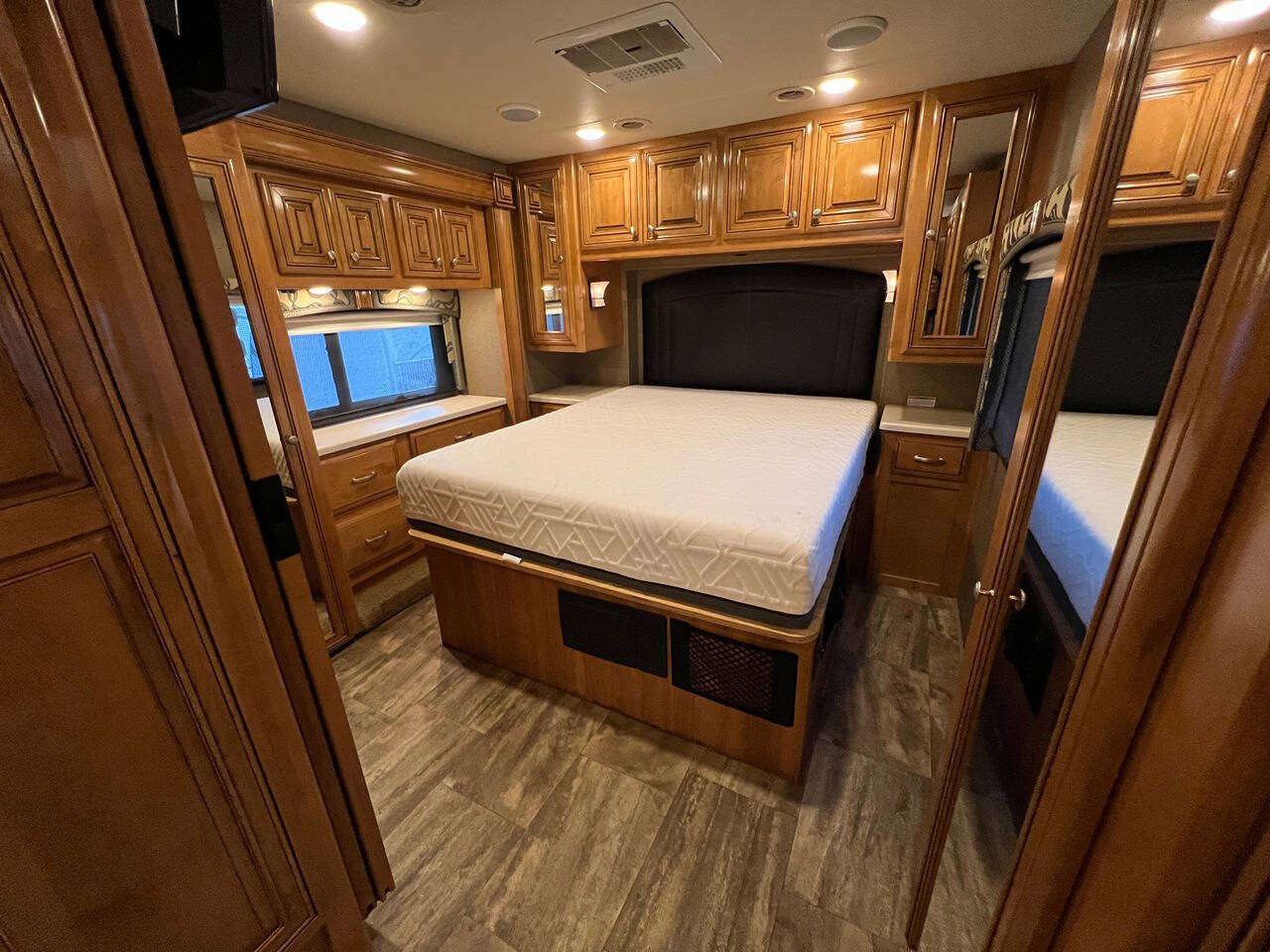 2016 Thor Motor Coach Palazzo for sale at Simple Car Company in Oak Harbor, WA