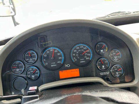 2013 International 7300 Digger Derrick Truck