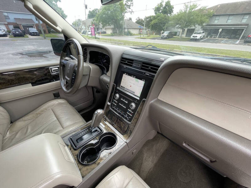 2016 Lincoln Navigator Select