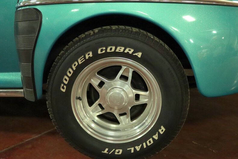 1948 Ford Super Deluxe