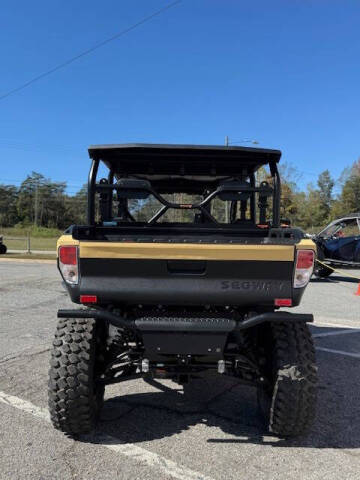 2025 Segway UT10 P Crew