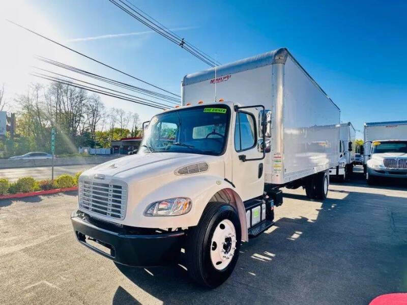 2017 Freightliner M2 106