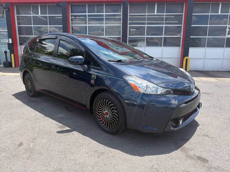 2017 Toyota Prius v Two