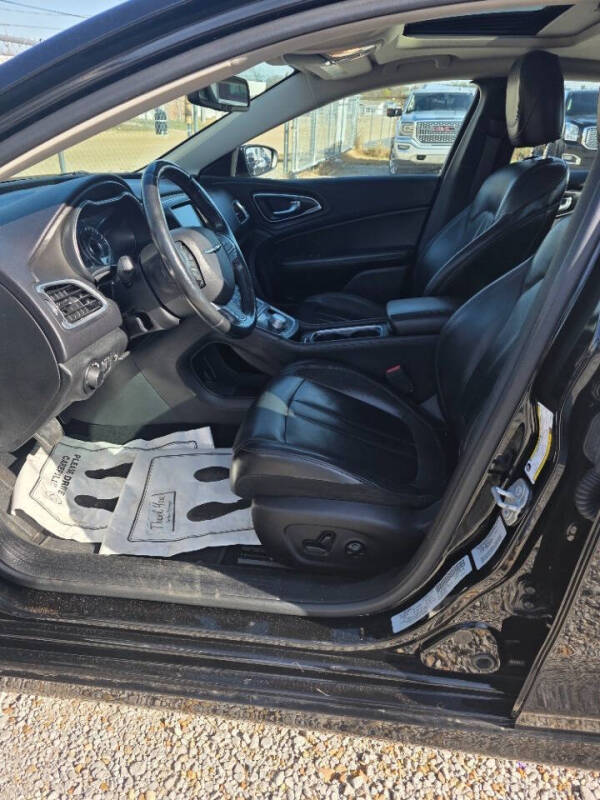 2017 Chrysler 200 Limited