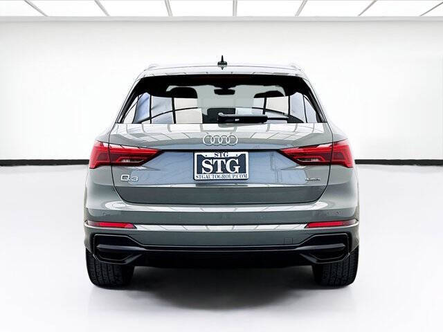 2022 Audi Q3 quattro S line Premium 45 TFSI