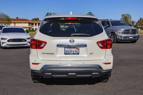2020 Nissan Pathfinder SV