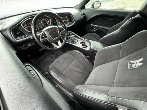 2016 Dodge Challenger 392 HEMI Scat Pack Shaker