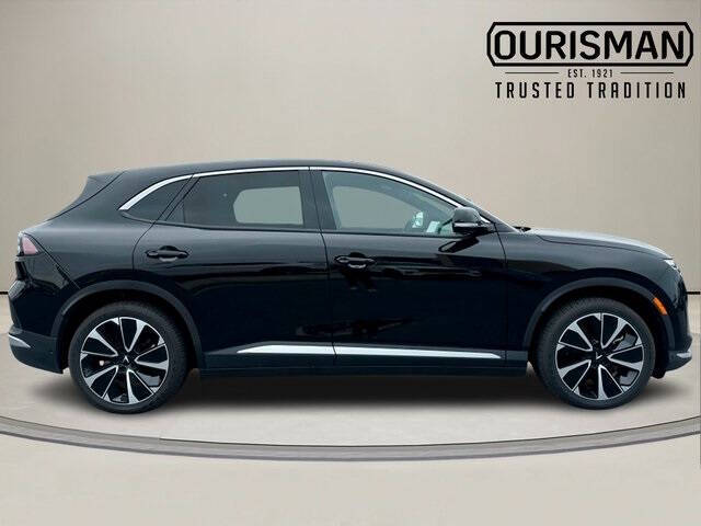 2025 VinFast VF8 Plus