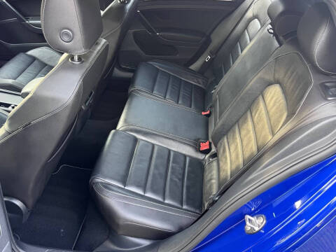 2017 Volkswagen Golf R 4Motion