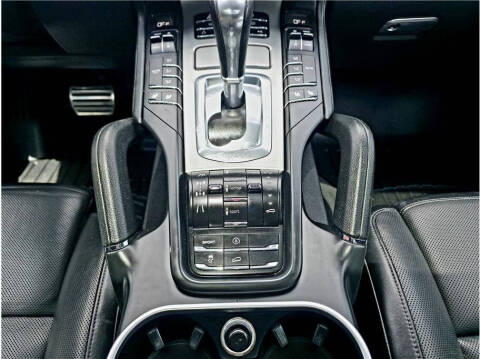 2013 Porsche Cayenne GTS