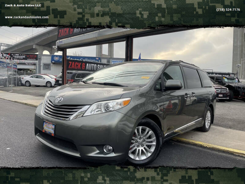 2011 Toyota Sienna XLE's photo