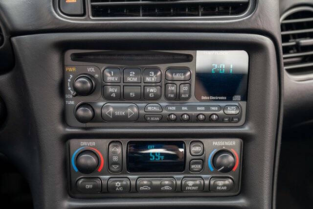 2003 Chevrolet Corvette 23