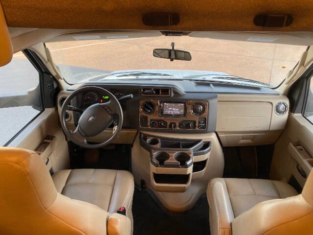 2017 Ford E-Series E-450 SD