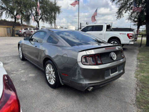 2014 Ford Mustang V6