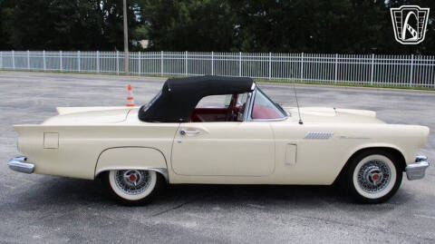 1957 Ford Thunderbird
