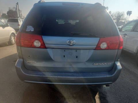 2006 Toyota Sienna CE 8 Passenger