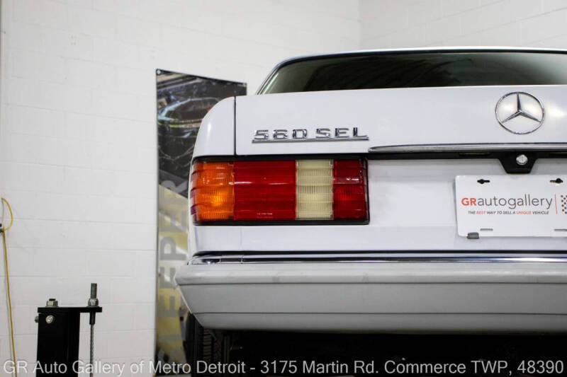 1991 Mercedes-Benz 560-Class 560 SEL