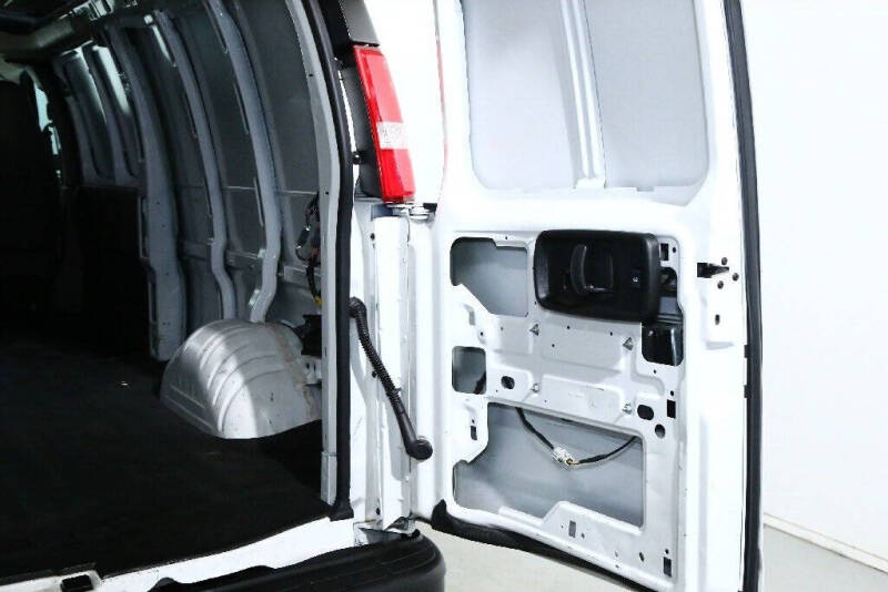 2023 Chevrolet Express 2500