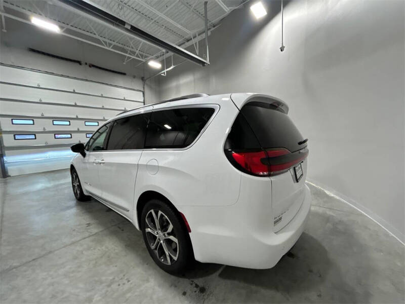 2026 Chrysler Pacifica Pinnacle