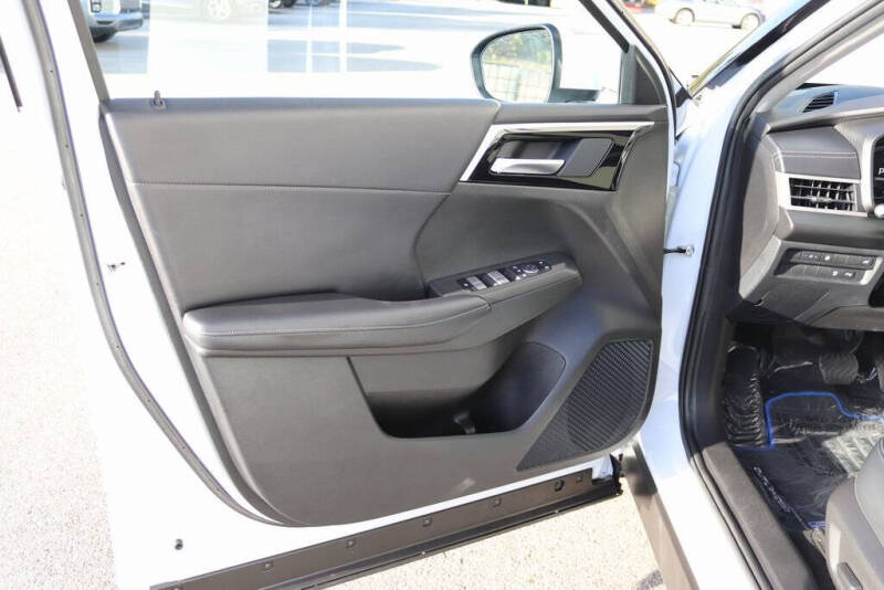 2024 Mitsubishi Outlander PHEV SE