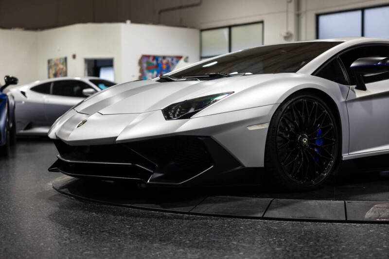 2016 Lamborghini Aventador LP 750-4 SV