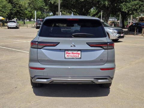 2026 Mitsubishi Outlander SE