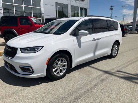 2022 Chrysler Pacifica Touring L