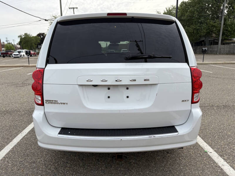 2016 Dodge Grand Caravan SXT Plus
