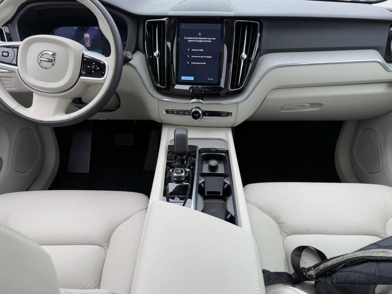 2025 Volvo XC60 T8 Plus Dark Theme