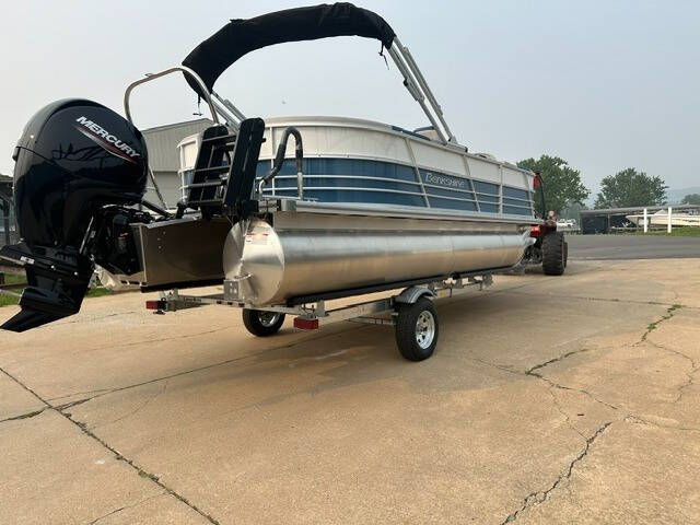 2027 Berkshire 22 RFX LE 2.75