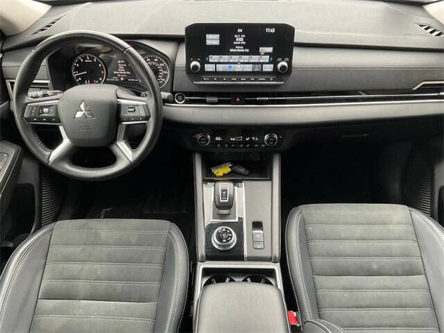 2024 Mitsubishi Outlander SE