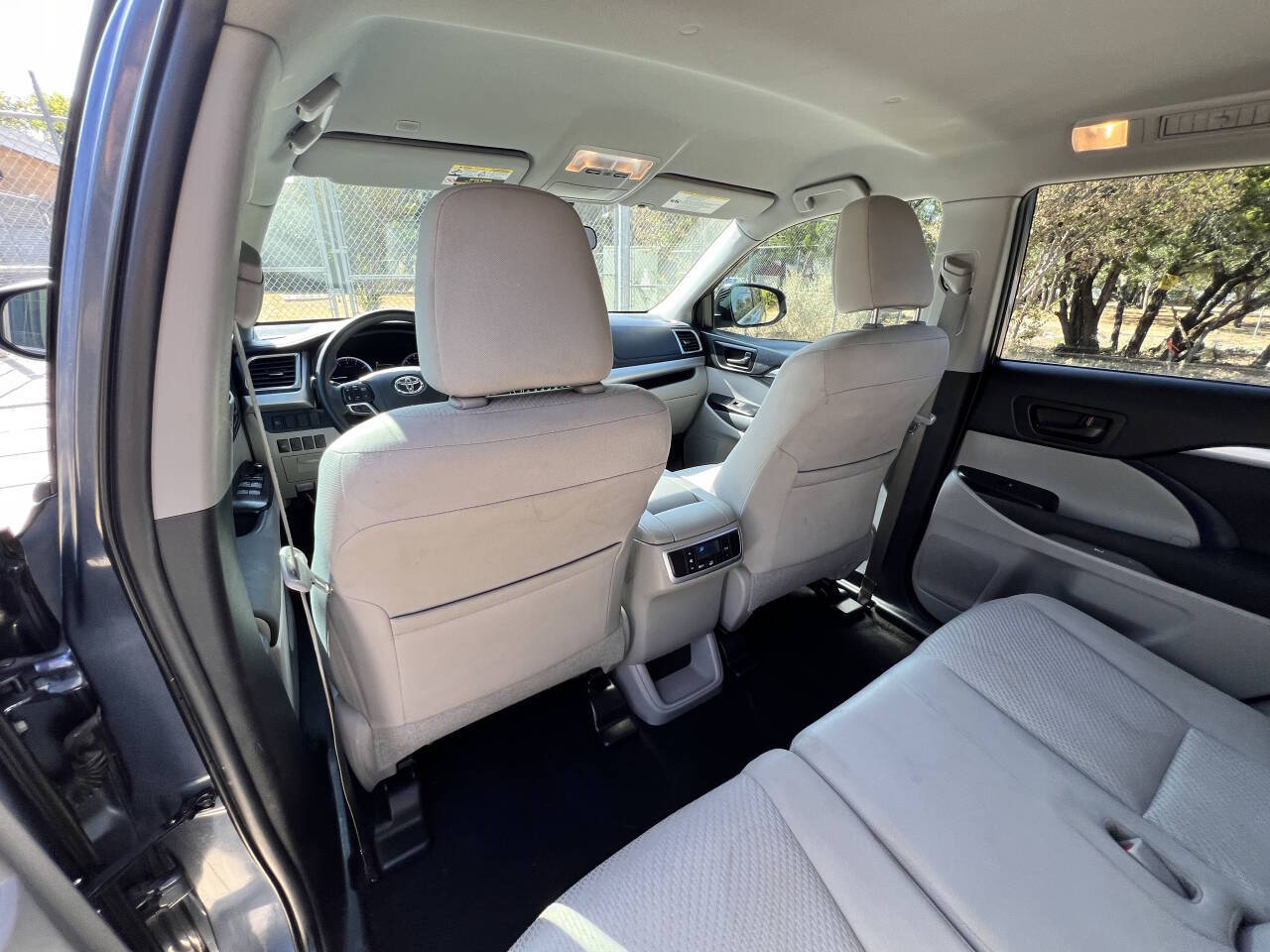 Used Car 2019 Toyota Highlander  Le 4dr Suv (2.7l I4) For Sale Under $20,000 In Austin, Texas