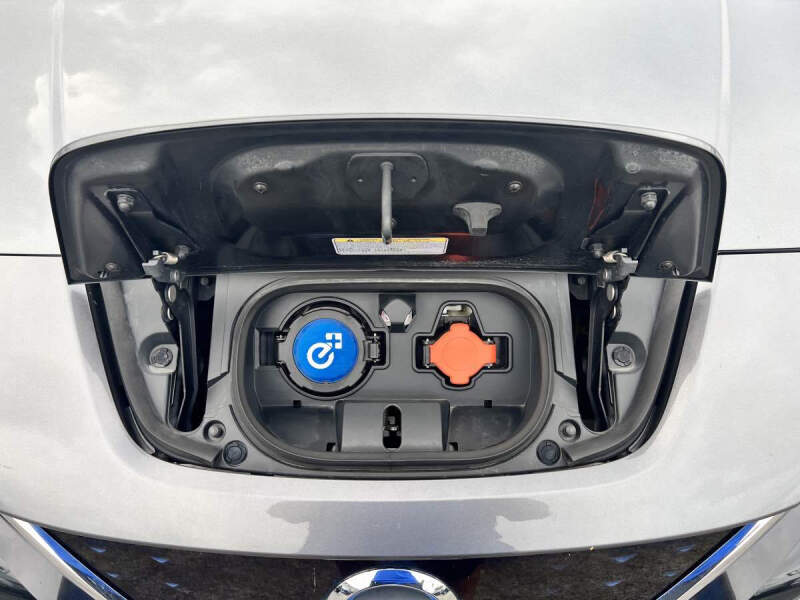 2021 Nissan LEAF SL PLUS