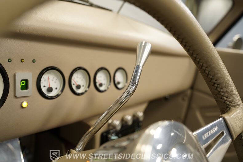 1937 Ford Cabriolet
