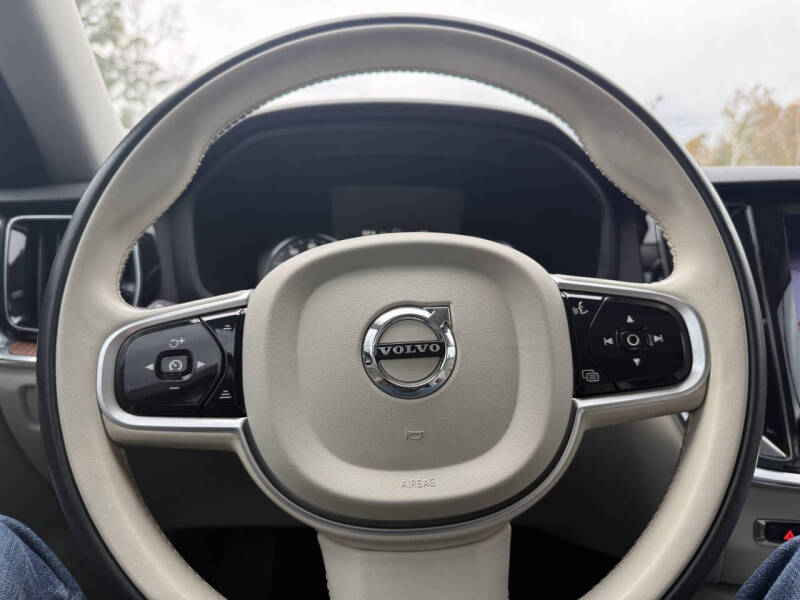 2019 Volvo S60 T6 Momentum