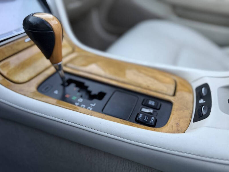 2002 Lexus SC 430