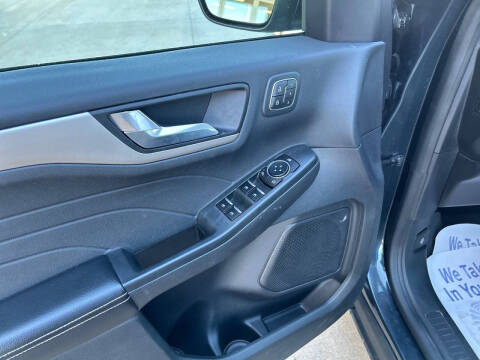 2022 Ford Escape SEL