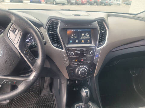 2017 Hyundai Santa Fe SE